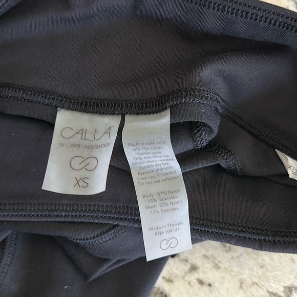 CALIA Leggings with Side Cutouts - Picture 2 of 7